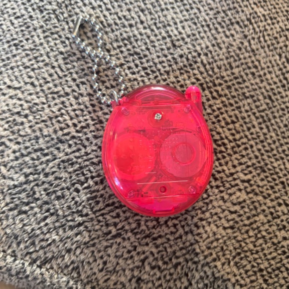 Tamagotchi Connection - Translucent Pink NO BOX / BATTERY - Picture 9 of 9